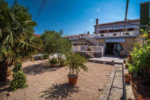 Barusici Apartment | Apartments with a parking space Malinska (Krk) - 13219