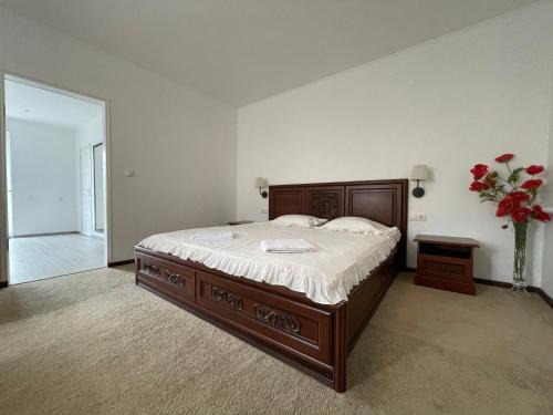 Solomjanskyj Apartment | Apartments with kitchen and garden