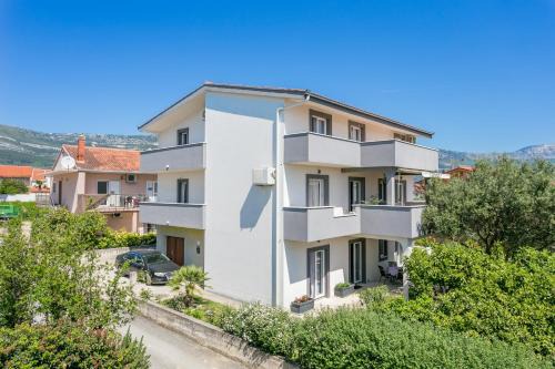 Kastel Novi Apartment | Apartments with parking space Kastel Novi, Kastela - 22702