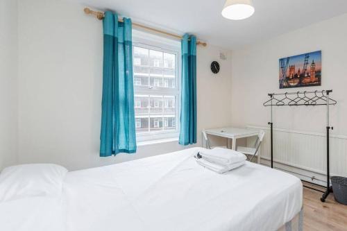 Elephant and Castle House | APlaceToStay Central London apartment, Zone 1 BAK