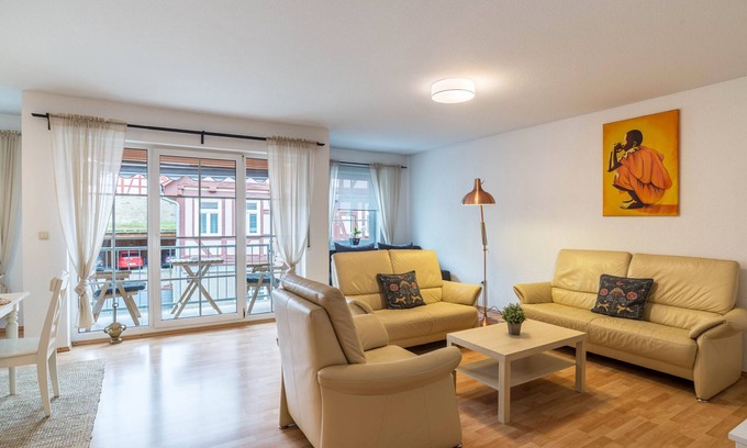 Oberderdingen Apartment | Aposto Apartment 2 with Balcony and Wi-Fi