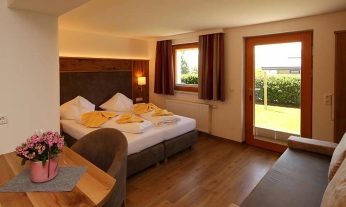 Schildlehen Apartment | App. 8 - Wohn-/schlafraum, Dusche, WC - Hotel Appartement Hochkönig