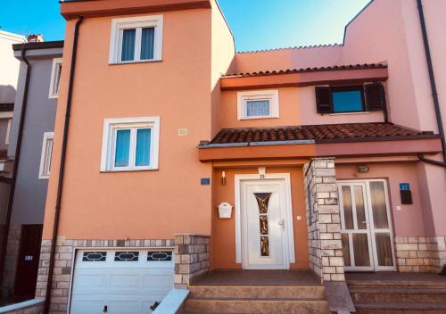 Murine Apartment | APP Andrra