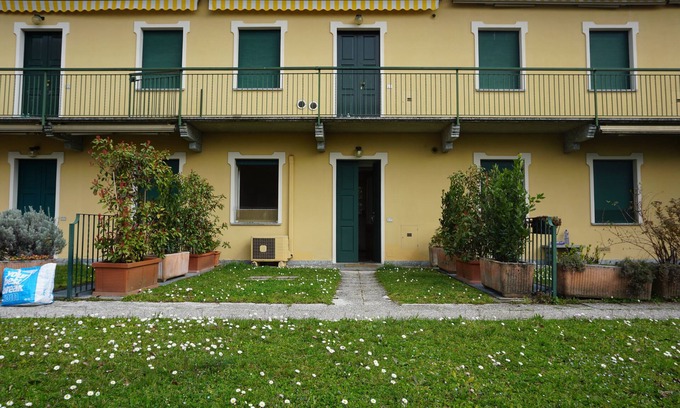 Bellagio Apartment | App.with garden, WI-FI free, automatic gate, covered garage, air conditioning