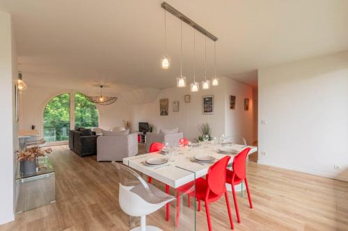 Roubaix Apartment | Appart 3 chambres avec parking privé et terrasse