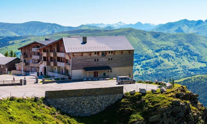 Saint-Lary-Soulan Condo | Appart 50m du Télécabine | Accès Piscine + Sauna!