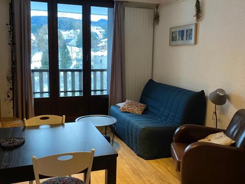 Villard-de-Lans Apartment | Appart 50m2 à Villard-de-Lans, 6 pers, 2 ch, balcon, ascenseur - FR-1-515-143