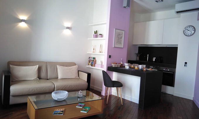 Mazarin Quarter Apartment | Appart Aix Mazarin 3 stars-T2 with air conditioning in the historic city centre