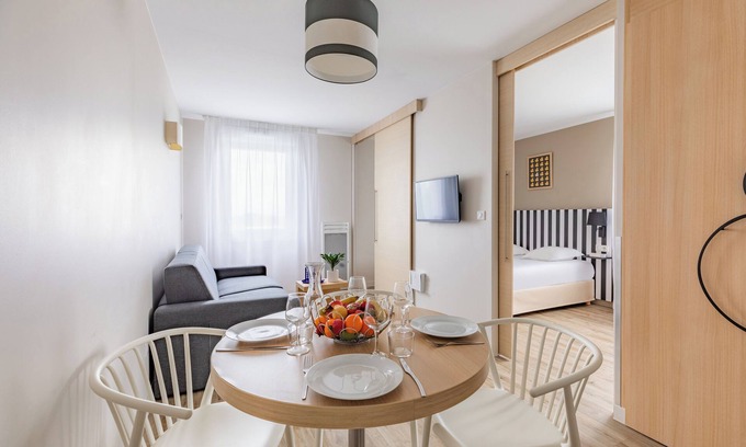 Reims Apartment | Appart'City Classic Reims Parc des Expositions