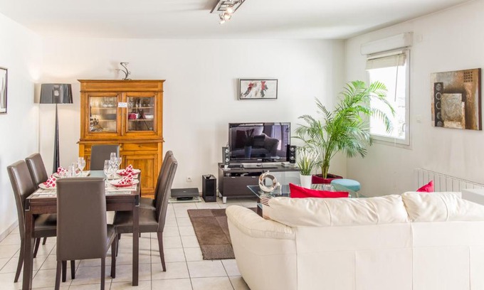 Decines-Charpieu Apartment | Appart'cosy Lyon Est