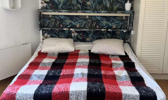 Hyeres Apartment | Appart les Salins sleeps 6