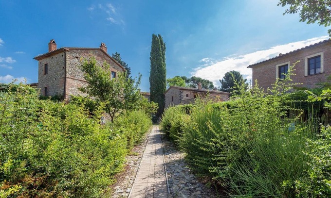 Monteleone d'Orvieto Apartment | Appartamento Scuderia Del Borgo