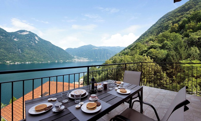 Nesso Apartment | Appartamento 5 Il Tornante with Lake & Mountain Views, Wi-Fi, A/C & Balcony