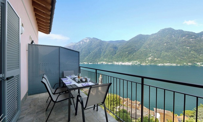 Nesso Apartment | Appartamento "7 Il Tornante" with Lake & Mountain Views, Wi-Fi, A/C & Balcony
