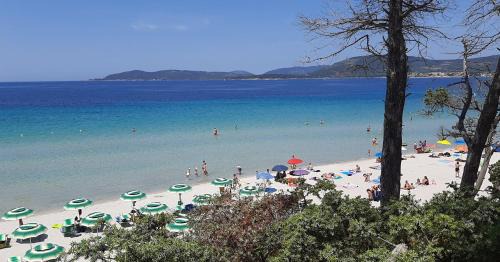 Lido Apartment | Appartamento fronte mare con giardino e barbeque
