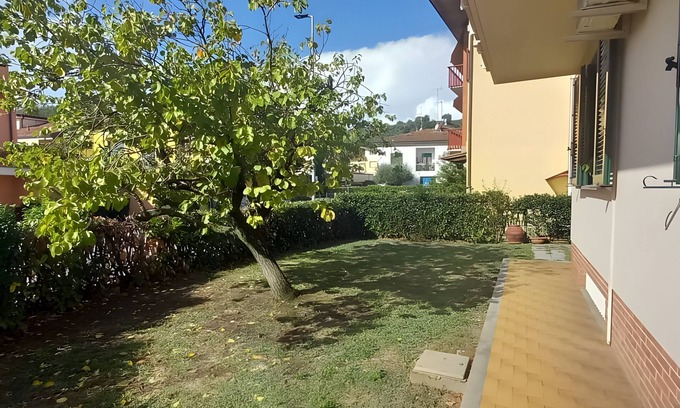 Pieve a Nievole Apartment | Appartamento Luminoso con Giardino e Barbecue in Zona Tranquilla