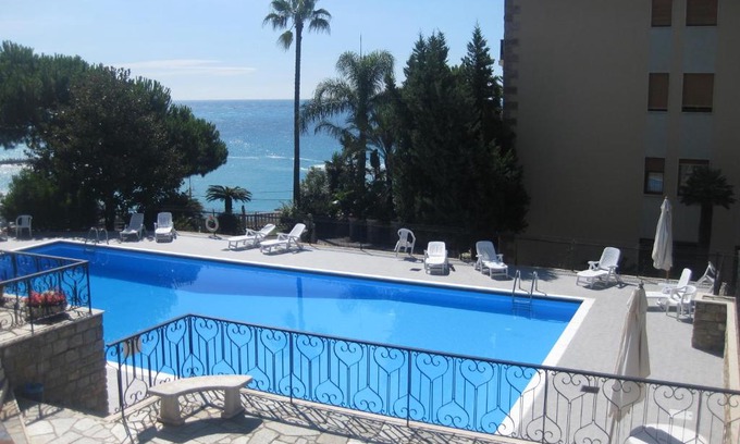 Ospedaletti Apartment | Appartamento per Famiglie!