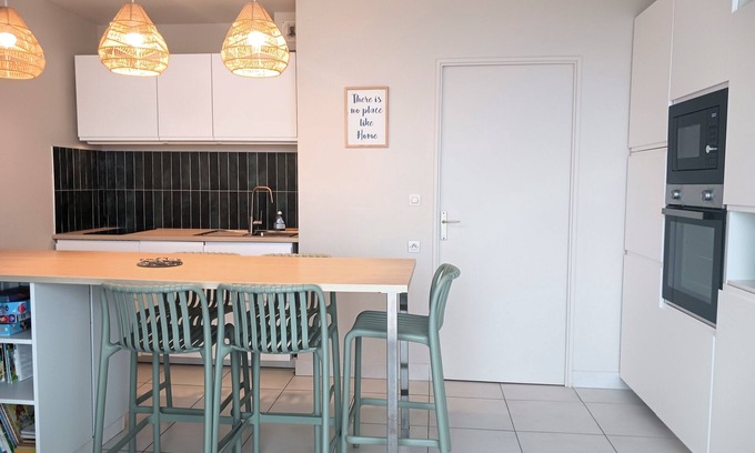 Saint-Jean-de-Monts Apartment | "Appartdugolf85" apartment with pool and beach - 100m away