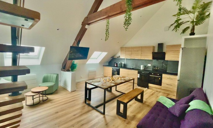 Equeurdreville-Hainneville Apartment | Appartement #7 Moderne Rénové Avec Mezzanine 8pers