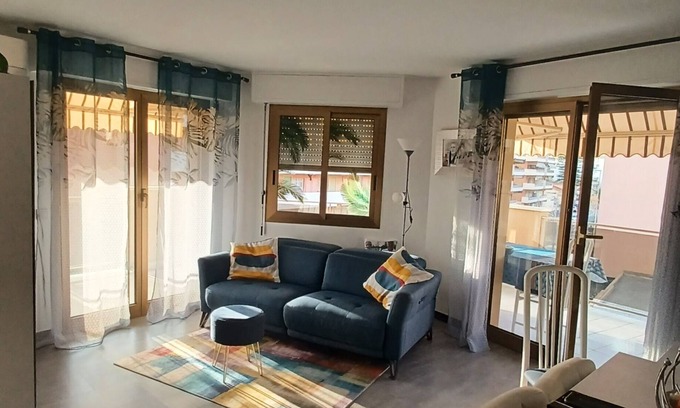 French Riviera Apartment | Appartement Moderne à 2 Minutes des Plages à Pieds Avec Aperçu mer et Terrasse
