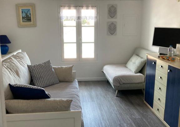 Ars-en-Re Apartment | Appartement à l’étage indépendant