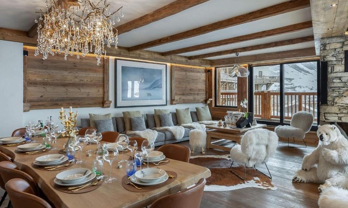 Val-d'Isere Apartment | Appartement élégant avec jacuzzi à Val-d'Isère - 4 chambres en suite, proche piste de Bellevarde - FR-1-567-87