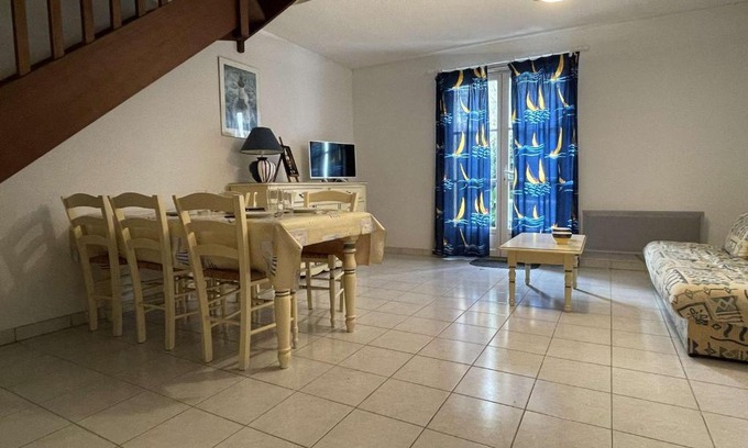 Saint-Martin-de-Re Apartment | Appartement 2 chambres avec terrasse, 4 personnes, Saint-Martin-de-Ré - FR-1-246C-21