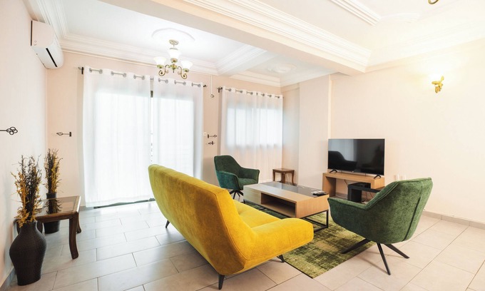 Douala Apartment | Appartement 2 Chambres Avec Parking et Vigile, Situé en Centre-ville