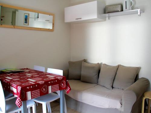 Valloire Apartment | Appartement 2 pièces cabine pour 4 pers, proche centre et pistes, balcon exposé ouest - FR-1-263-481