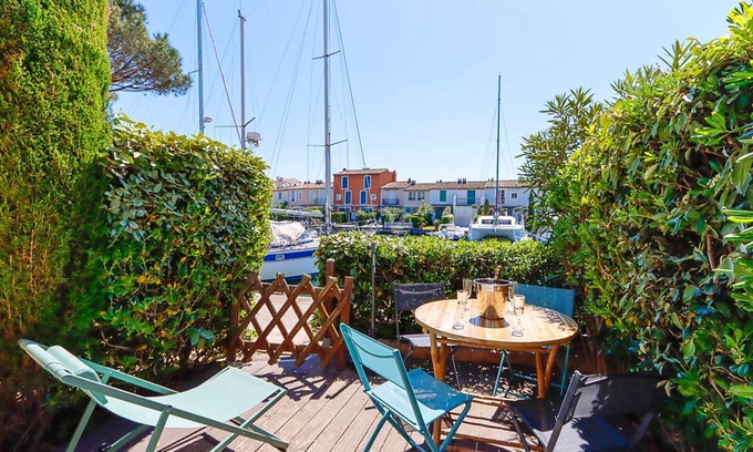 Port Grimaud Apartment | Appartement 2 pièces rénové à Port Grimaud - Terrasse, Climatisation, WIFI