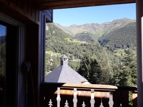 Cauterets Apartment | Appartement 4/6 pers 38m2, vue montagne, piscine chauffée, 500m centre ville