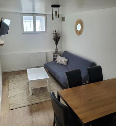 Stains Apartment | Appartement agréable, CDG, Astérix,Stade de France