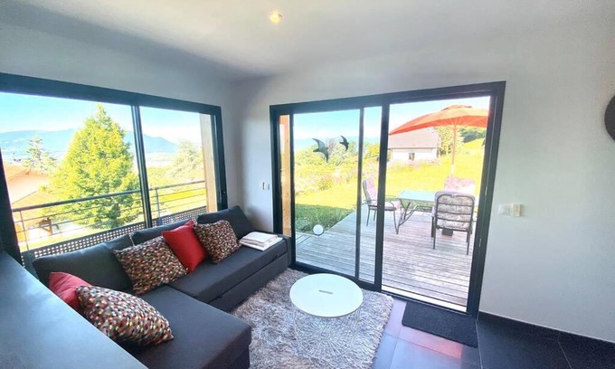 Lucinges Apartment | Appartement avec vue exceptionnelle, proche frontière