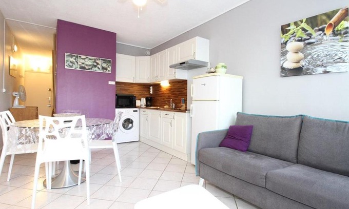 Balaruc-les-Bains Apartment | Appartement Balaruc-les-Bains, 1 pièce, 4 personnes - FR-1-553-63