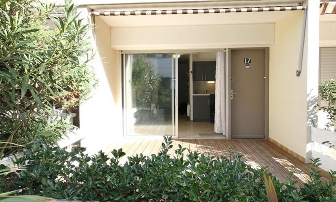 Balaruc-les-Bains Apartment | Appartement Balaruc-les-Bains, 1 pièce, 2 personnes - FR-1-553-128