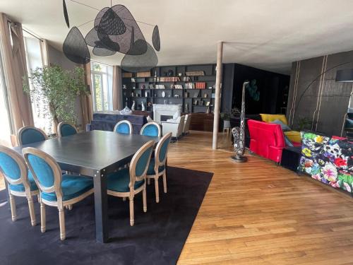 Epinal Apartment | Appartement bourgeois et moderne au cœur d'Épinal, idéal pour découvrir la ville - FR-1-589-691