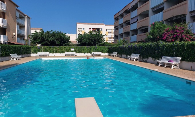 Les Sablettes Apartment | Appartement Côte Varoise, Plage des Sablettes à 5min, Clim, Piscine en été