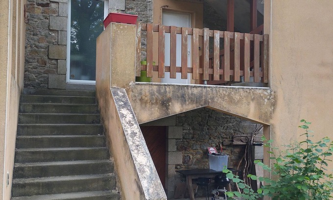 Pleugriffet Apartment | Appartement Cosy, Dans un Moulin en Bord de Rivière