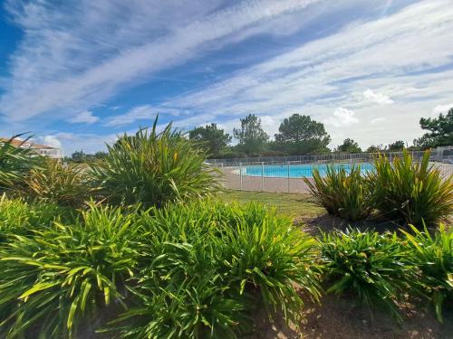 Chateau-d'Olonne Apartment | Appartement confort Vue Mer, 2 terrasses, Wi-fi, piscines - Les Sables d'Olonne