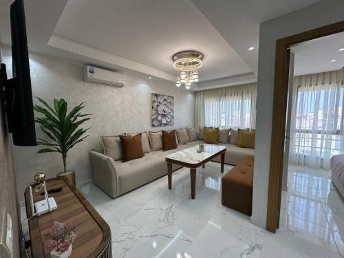 Luxus Apartment | Appartement chic , 3 chambres , proche centre-ville -plage -aéroport, parking privé