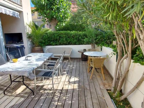 Le Grau-dʼAgde Apartment | Appartement climatisé 3 pièces, 6 pers, terrasse, BBQ, parking privé, à 100 m de la plage - FR-1-423-253