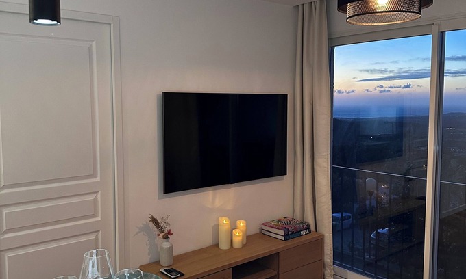 Calenzana Apartment | Appartement Contemporain Rénové Entre Terre et mer Avec Piscine