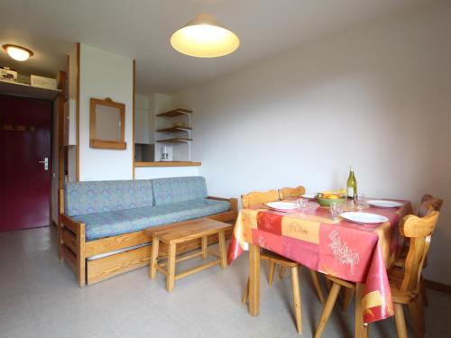 Termignon Apartment | Appartement cosy 4 pers, pied des pistes, balcon, parking, WiFi - FR-1-508-192