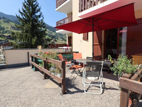Areches Apartment | Appartement cosy 2-4 pers. - centre village, proche remontées, piscine, terrasse plein sud - FR-1-342-154