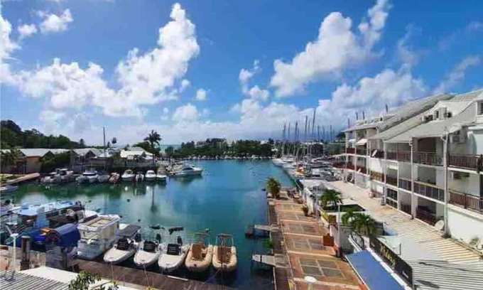 Bas du Fort Apartment | Appartement de Standing vue mer sur la Marina