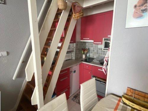 Arette Apartment | Appartement familial 6 pers, accès direct pistes, balcon, parking, ascenseur - FR-1-602-114