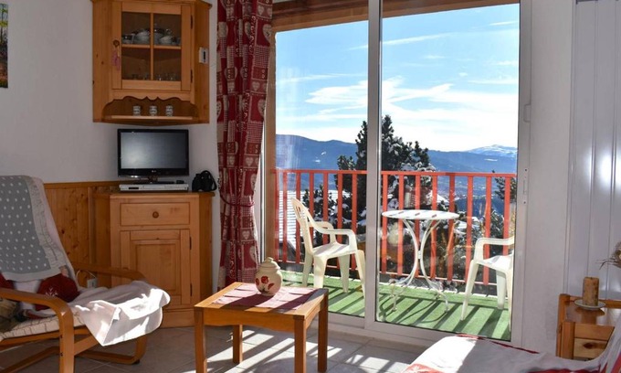 Font-Romeu-Odeillo-Via Apartment | Appartement 2 pièces cabine, plein sud, balcon, parking, à 800m du centre de Font-Romeu - FR-1-580-80
