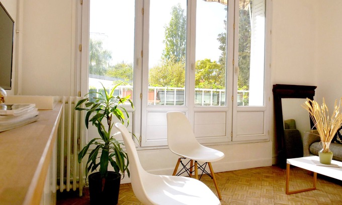 Le Kremlin-Bicetre Apartment | Appartement de Designer, Cosy Lumineux, 3 Chambres, Salon TV, Cuisine, Sub, wc