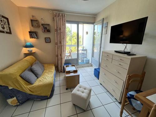 Saint-Hilaire-de-Riez Apartment | Appartement T2 au calme, proche plage et commerces, avec parking privatif - Saint-Hilaire-de-Riez - FR-1-324A-30