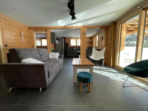 Le Devoluy Apartment | Appartement lumineux neuf dans bas de chalet LE DOUGLAS